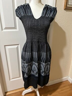 Max Studio Black and Gray Pleated Knit Midi Dress